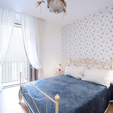 Apartament La Casa Di Assunta Naples Historical Centre Zewnętrze zdjęcie